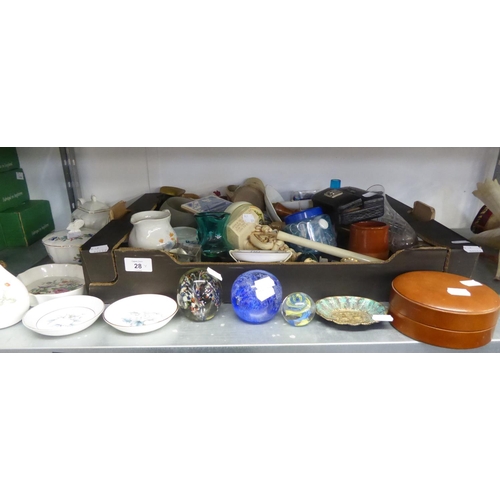 28 - A MIXED LOT TO INCLUDE; GLASS AND CHINA ORNAMENTS, EXAMPLES OF AYNSLEY, PAPERWEIGHTS, ANIMALS, STUDI... 
