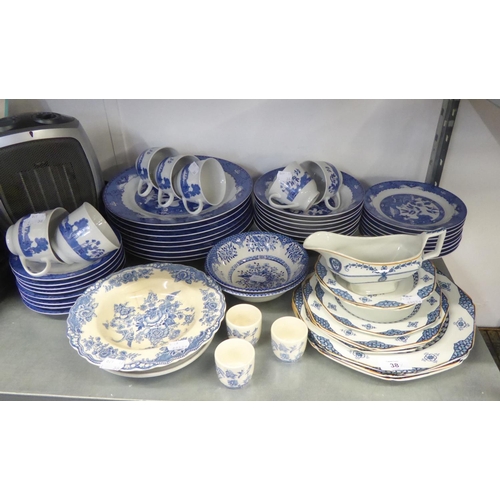 38 - A SELECTION OF ROYAL NORFOLK BLUE AND WHITE ORIENTAL DECORATED DINNER AND TEA WARES, 10 PIECE OF WOO... 
