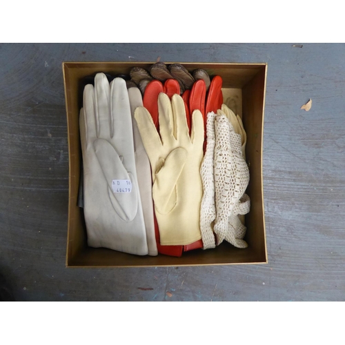 3 - EIGHT PAIRS OF LADIES LEATHER GLOVES, SOME UNUSED/AS NEW AND A PAIR OF FABRIC GLOVES (1 BOX)