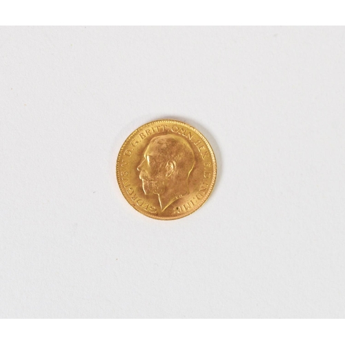 50 - GEORGE V 1914 GOLD HALF SOVEREIGN