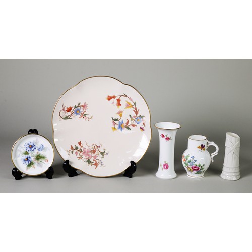 134 - FIVE PIECES OF ROYAL WORCESTER PORCELAIN, comprising: WHITE GLAZED BAMBOO PATTERN RECEIVER, 4” (10.2... 