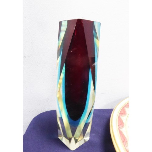 95C - MURANO GLASS MANDRUZZATO PERIOD RED/BLUE SOMMERSO GEOMETRIC VASE with facet cut panels, 20.5cm high