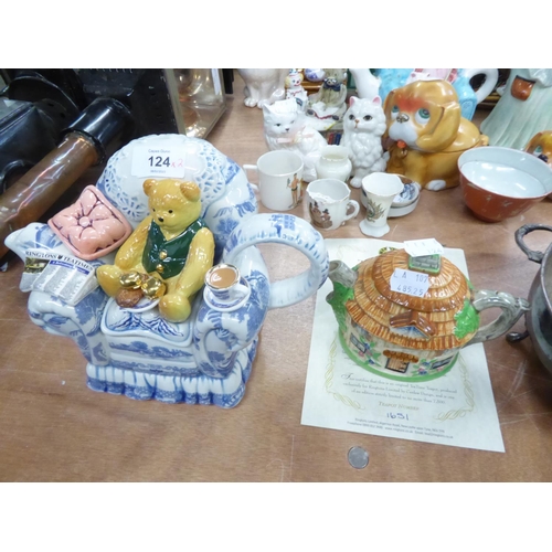 105 - RINGTONS TEA TIME TEAPOT, PRODUCED BY CARDEW DESIGN, A TEDDY BEAR ON A WILLOW PATTERN COUCH WITH SID... 