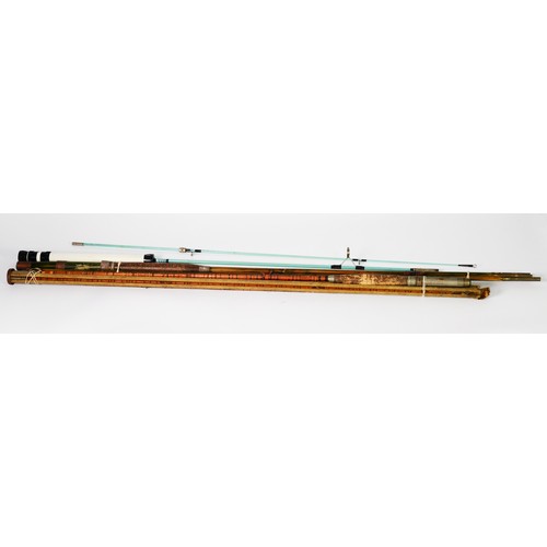 426 - CIRCA 1920s BUILT CANE THREE-PIECE FLY FISHING ROD, with two top pieces in the khaki clad fitted rod... 