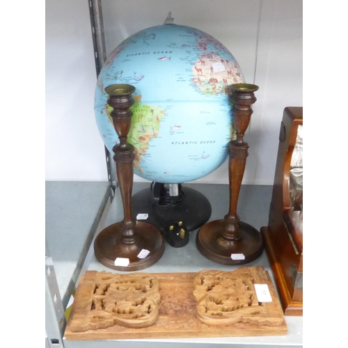 49 - TWENTY FIRST CENTURY ILLUMINATED GLOBE (UNTESTED), PLUS A PAIR OF 1930's OAK CANDLESTICKS AND BOOK T... 