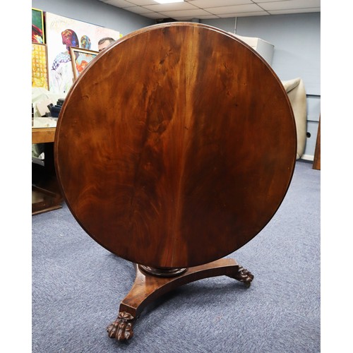 159 - VICTORIAN FIGURED MAHOGANY BREAKFAST TABLE, the circular, flame cut, tilt top with plain frieze, set... 