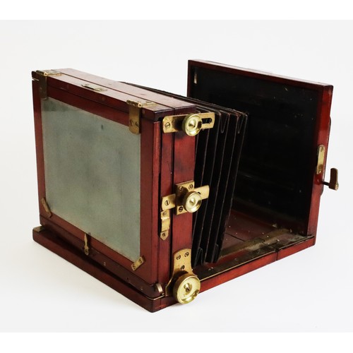 68 - EXTREMELY RARE GEORGE LOWDON MAHOGANY STEREO CAMERA, complete with makers label LOWDON OF DUNDEE, Ge... 