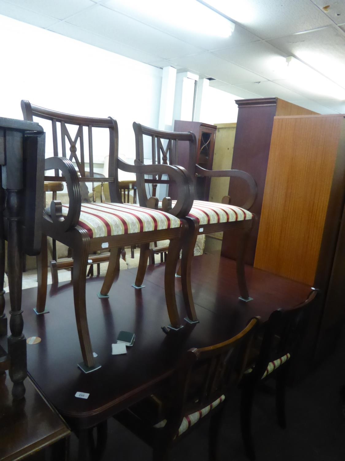 BERESFORD & HICKS, SET OF SIX MAHOGANY REGENCY STYLE DINING CHAIRS ON