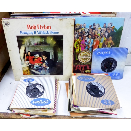 142 - A collection of vinyl records ALBUMS by The Beatles, Bob Dylan, Harry Chapin, Linda Ronstadt etc. To... 