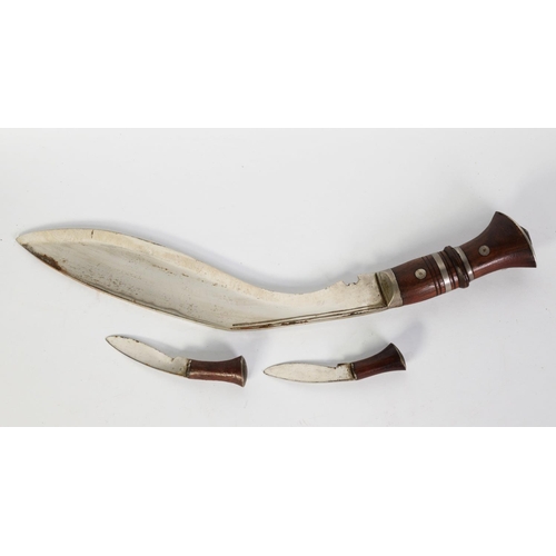 210 - GHURKA KNIFE IN LEATHER CLAD SHEATH WITH TWO SMALLER KNIVES C/R- sheath in poor condition