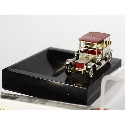 52 - BURAGO ITALY 1:18 SCALE DIE CAST MODEL OF A MERCEDES BENZ SSK, in white and black; ANOTHER OF A LANC... 