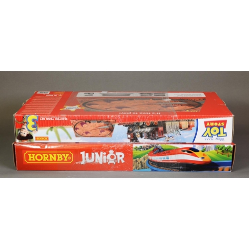 26 - HORNBY OO MINT AND BOXED AS NEW TOY STORY THREE ELECTRICIAN SET, complete with figures and playment ... 