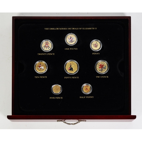 186 - THE LONDON MINT OFFICE - THE EMBLEM SERIES DECIMALS OF ELIZABETH II, two trays, one of 9 coins, one ... 