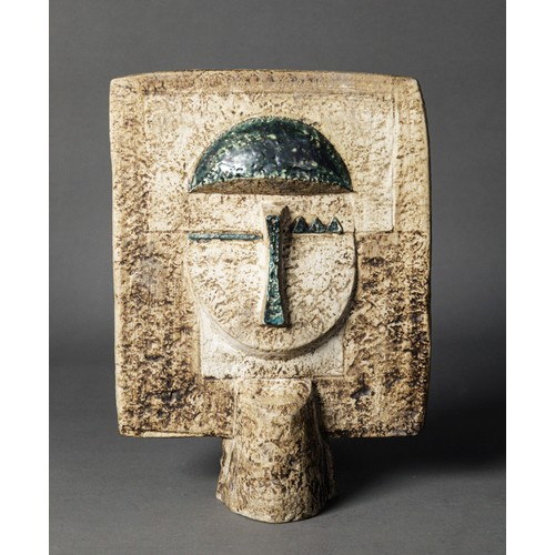 43 - SIMONE KILBURN FOR TROIKA, (Newlyn 1975 - 1977), STUDIO POTTERY AZTEC STANDING MASK, double sided wi... 