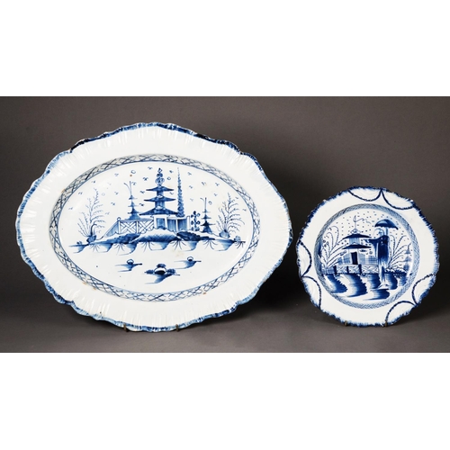 70 - PROBABLY LIVERPOOL, LATE EIGHTEENTH CENTURY BLUE AND WHITE FEATHER EDGED PEARLWARE POTTERY PLATTER, ... 