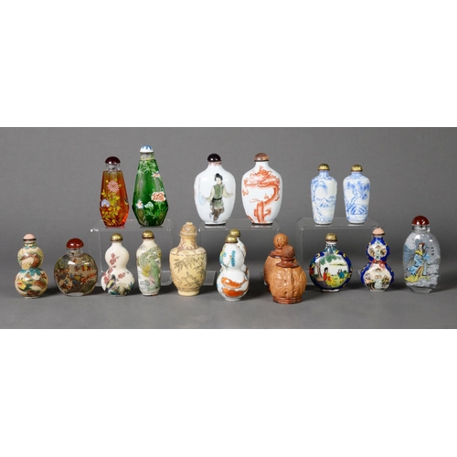 162 - EIGHTEEN MODERN ORIENTAL SCENT OR SNUFF BOTTLES, including: TWO INSIDE PAINTED GLASS EXAMPLES, a CAR... 