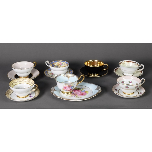 13 - WINDSOR CHINA FLORAL PRINTED PART COFFEE SET OF 13 PIECES, sufficient for four persons, (2 cups miss... 