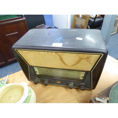 62 - 'STELLA' VALUE RADIO IN BROWN BAKELITE TOP CASE