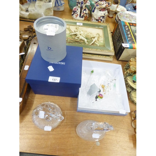 74 - GOOD SELECTION OF LEAD CRYSTAL ANIMAL GROUPS TO INCLUDE; SWAROVSKI 'BABY BEAR', BOXED; SWAROVSKI HOR... 