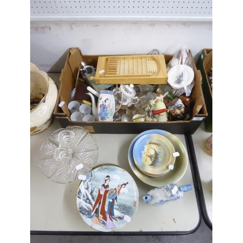 92 - A QUANTITY OF MISCELLANEOUS ITEMS TO INCLUDE; SMALL BAGATELLE, ORIENTAL HANGING PLATES, 4 BEER STEIN... 