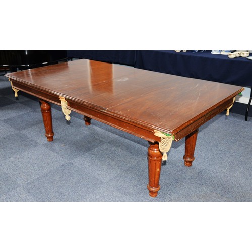 71 - EARLY TWENTIETH CENTURY RILEY MAHOGANY QUARTER SIZED COMBINATION SNOOKER/ DINING TABLE WITH SLATE BE... 