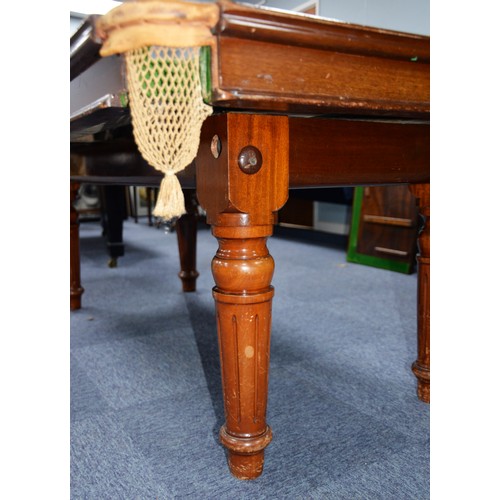 71 - EARLY TWENTIETH CENTURY RILEY MAHOGANY QUARTER SIZED COMBINATION SNOOKER/ DINING TABLE WITH SLATE BE... 