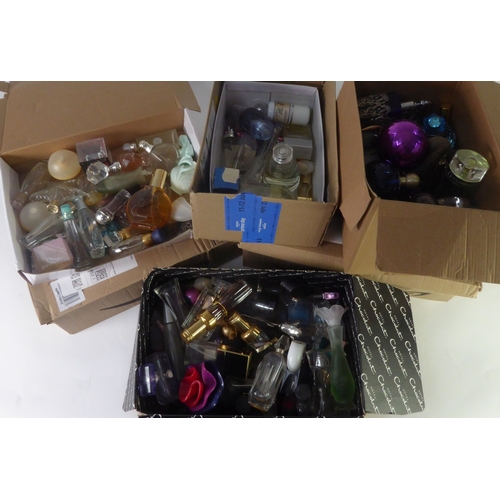 289 - COLLECTION OF PROPRIETARY PERFUME BOTTLES, approximately 300