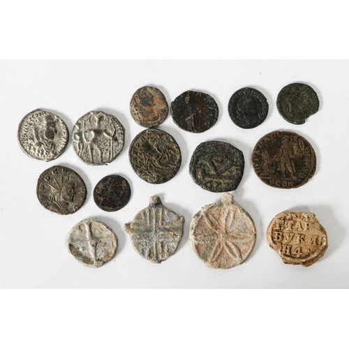 333 - ROMAN COINS: Quantity of Roman and other ancient coins to include 20 coins found on a Roman site at ... 