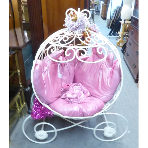 285 - A WHITE PAINTED METALWORK PUMPKIN CARRIAGE, FITTED WITH PINK CUSHIONS, APPROX 4' HIGH