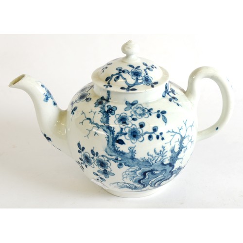 105 - ENGLISH 18th CENTURY SOFT PASTE PORCELAIN BULLET TEAPOT, painted in underglaze blue on white, with c... 