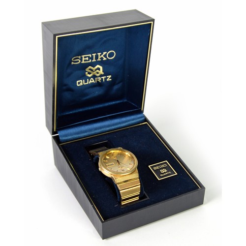 101 - SEIKO QUARTZ GENTS GOLD PLATED WRISTWATCH, gold coloured circular dial with batons, centre seconds h... 