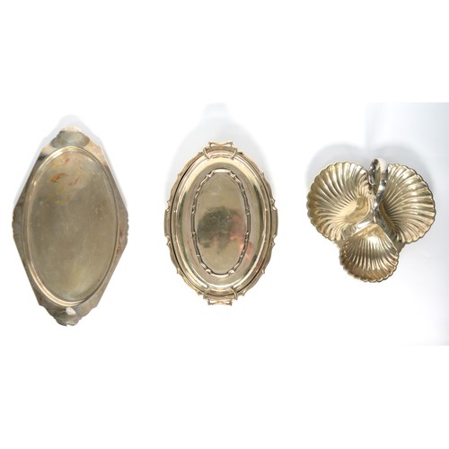 553 - THREE PIECES OF ELECTROPLATE, comprising: THREE DIVISION HORS D’OUVRES DISH with shell pattern dishe... 