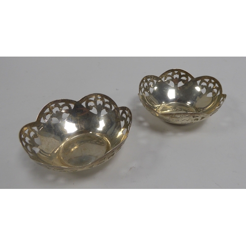 353 - PAIR OF NORTH AMERICAN BRITANNIA STANDARD SILVER BON BON DISHES, each of circular form with stylised... 