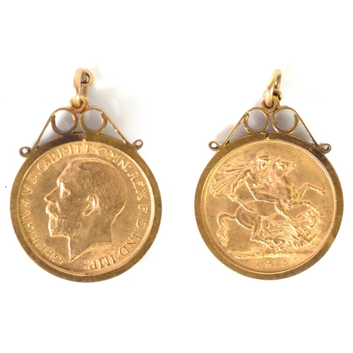 30 - GEORGE V 1915 GOLD FULL SOVEREIGN (EF) in 9ct gold plain, loose frame as a pendant, 10gms gross