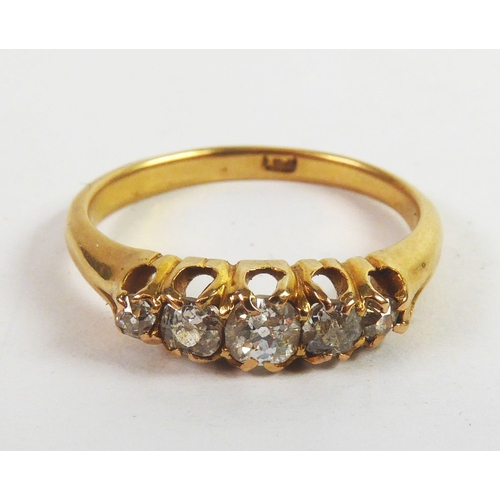 91 - 15ct GOLD RING, with a lozenge shaped setting of five diamonds graduating from the centre, ring size... 