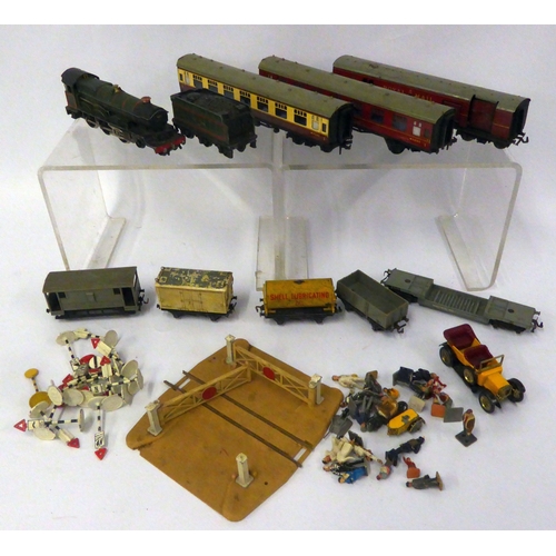 417 - SMALL SELECTION OF HORNBY DUBLO MODEL RAIL comprising; 'CARDIFF CASTLE' steam locomotive with tender... 