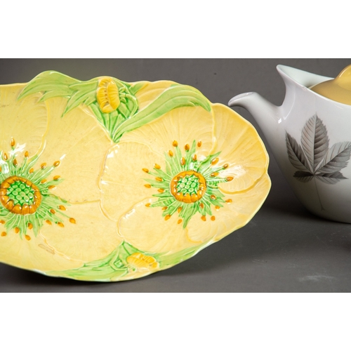 18 - CARLTON WARE BUTTERCUP PATTERN BOAT SHAPED MOULDED POTTERY DISH, 2 ¼” (5.8cm) high, 10 ¼” x 7” (26cm... 