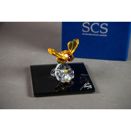 196 - BOXED SWARVOSKI ‘EVENT PIECE’- ‘BUMBLEBEE ON FLOWER’ GLASS ANIMAL MODEL, 1 ¾” (4.4cm) high, on a sig... 