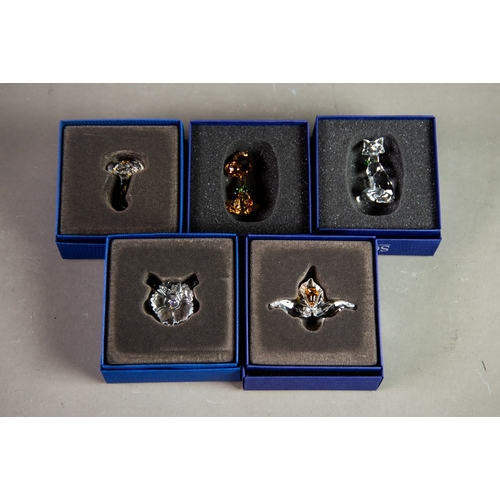 205 - TWO BOXED SWAROVSKI ‘LOYALTY GIFT’ SMALL GLASS MODELS OF ANIMALS, comprising: ARCTIC FOX and GIRAFFE... 