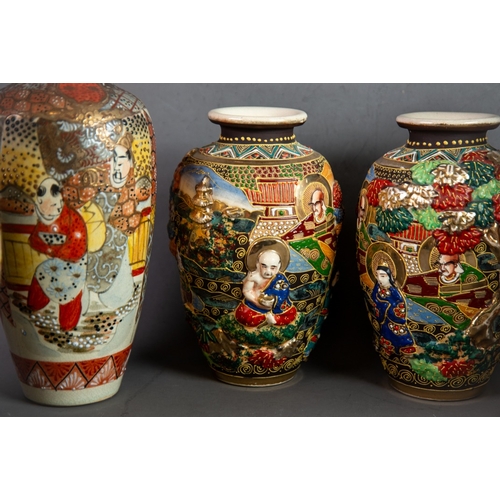 167 - THREE PAIRS OF TWENTIETH CENTURY JAPANESE SATSUMA POTTERY VASES, painted in colours and gilt, one mo... 