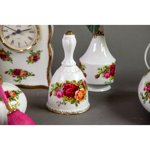 113 - NINETY ONE PIECES OF ROYAL ALBERT OLD COUNTRY ROSES PATTERN CHINA, including a PART DINNER, TEA AND ... 