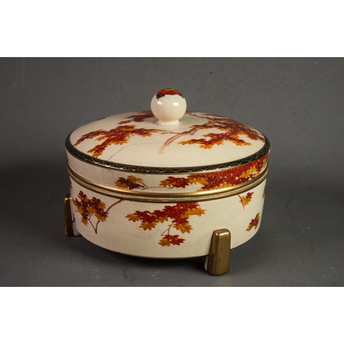 165 - EARLY TWENTIETH CENTURY JAPANESE AWATA FAYENCE CIRCULAR SHALLOW LIDDED BOX, the cover and sides enam... 