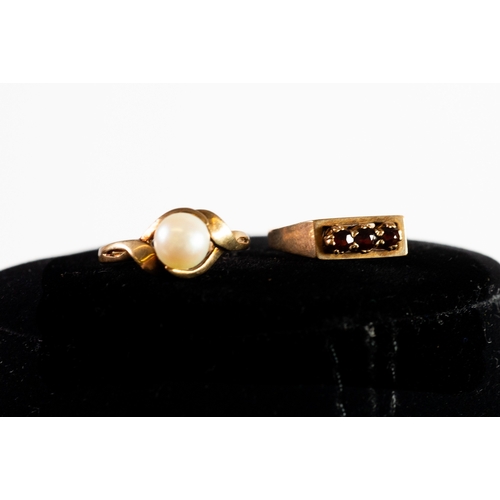 501 - 9ct GOLD CROSS-OVER RING, set with a single cultured pearl, ring size L/M and 9ct GOLD RING, the obl... 