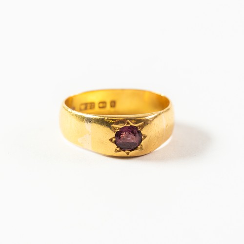 113 - GENTLEMAN'S VICTORIAN 22ct GOLD BROAD WEDDING RING, star set with an amethyst, Birmingham 1897, 7.8g... 