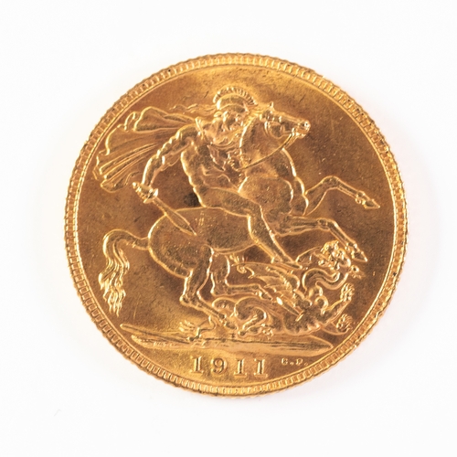 62 - GEORGE V 1911 GOLD FULL SOVEREIGN (EF)