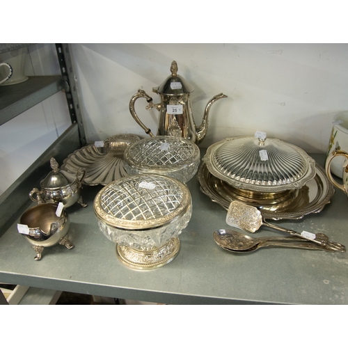 25 - A SELECTION OF PLATED WARES TO INCLUDE ROSE BOWLS, COFFEE POT WITH MATCHING SUGAR BOWL AND MILK JUG ... 