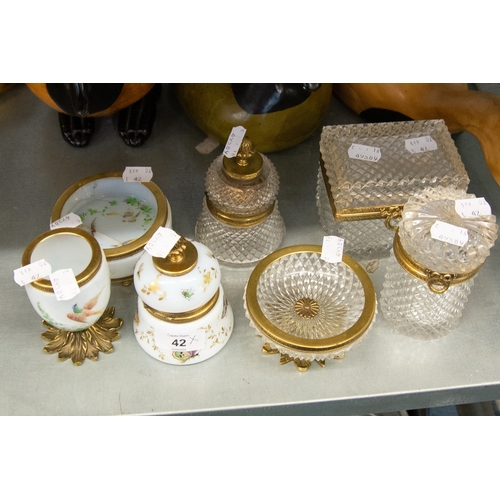 42 - PAIR OF LATTE GLASS TABLE LIGHTERS AND CLEAR GLASS AND BRASS MOUNTED ORNAMENTS (7)