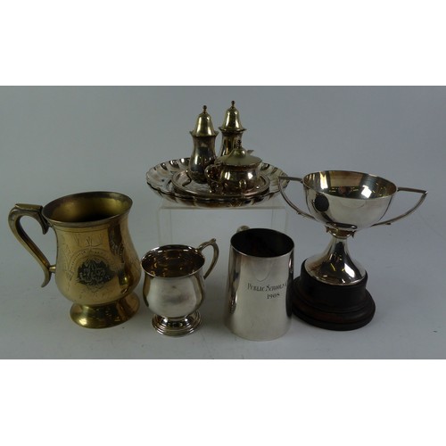 579 - GOOD QUALITY ELECTROPLATED PLAIN, TAPERED STRAIGHT-SIDED HALF PINT TANKARD, with C scroll handle, gi... 