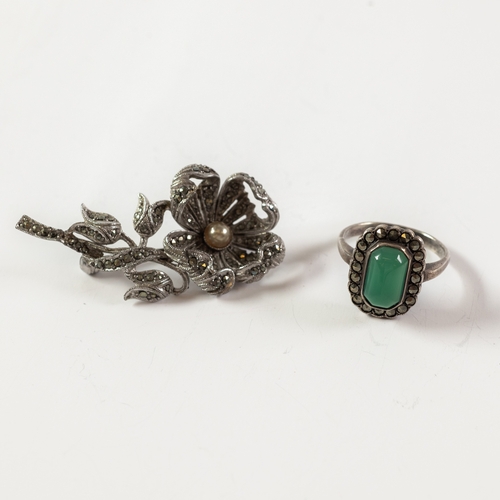 447 - SILVER AND MARCASITE VINTAGE RING, set with a cabochon oblong green hardstone and a SILVER AND MARCA... 