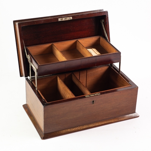 191 - CIRCA 1920s MAHOGANY CIGAR BOX/HUMIDOR, having compartmenteed interior with tray rising by a cantile... 